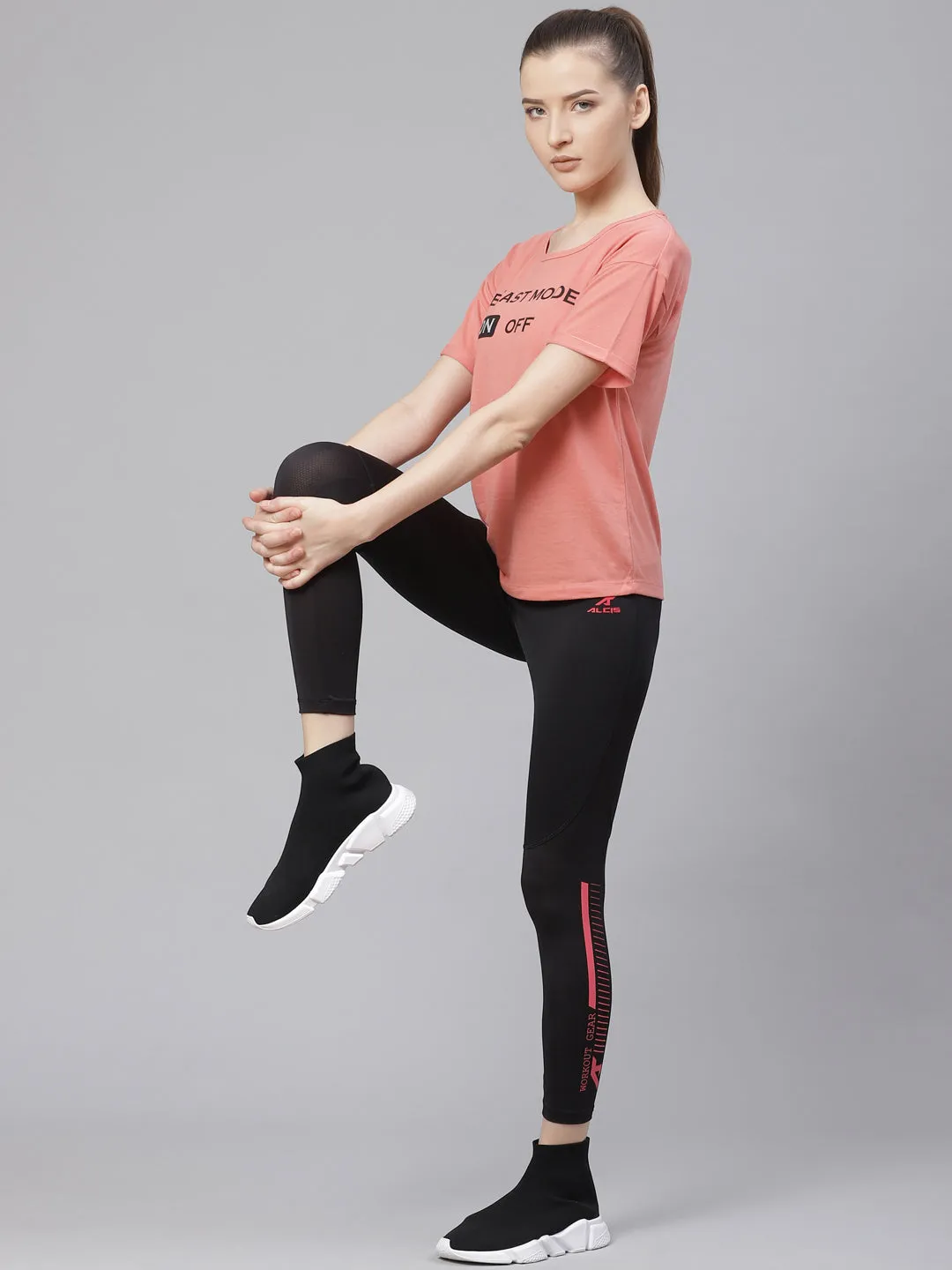 Alcis Women Black Solid Cropped Training Tights