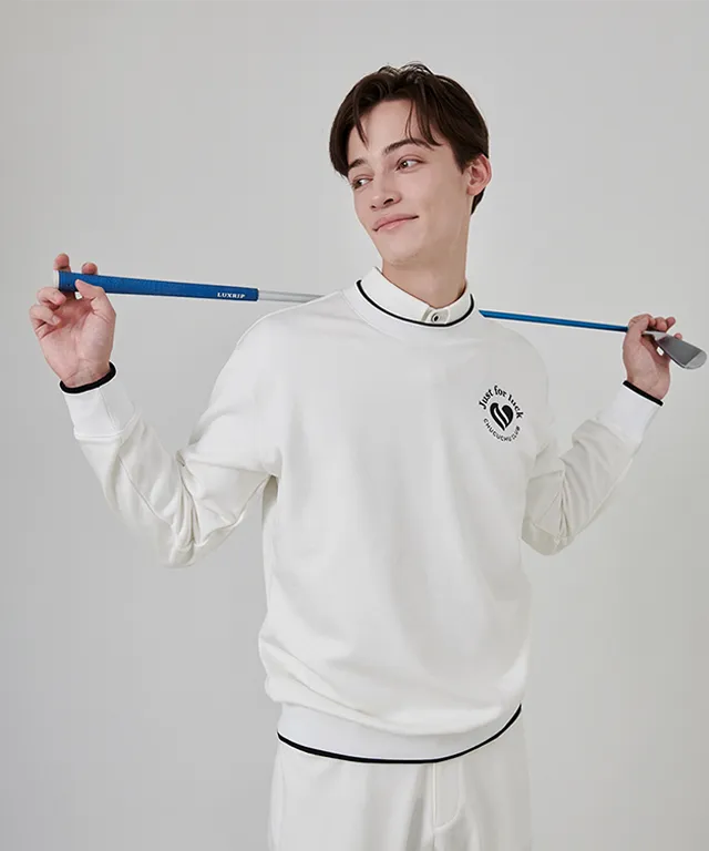 CHUCUCHU Men's Heart Point Crew Neck