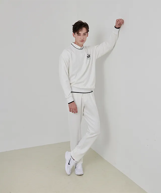 CHUCUCHU Men's Heart Point Crew Neck