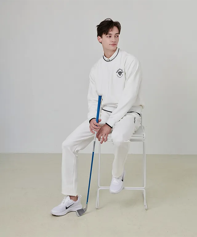 CHUCUCHU Men's Heart Point Crew Neck