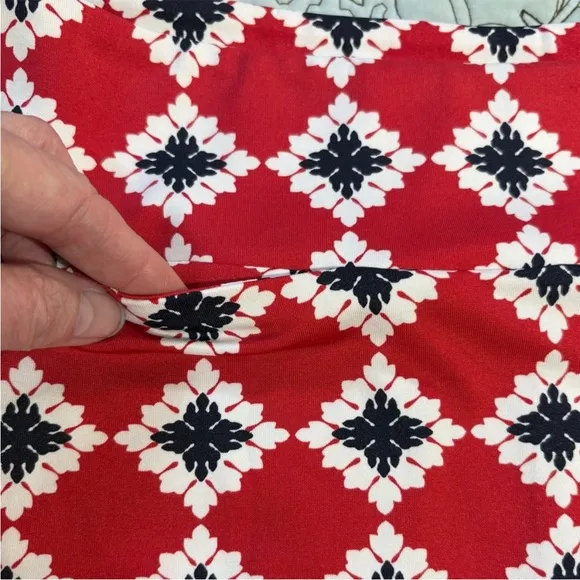 Excellent Condition Golftini Serendipity Red Patterned Golf Skort Size Medium