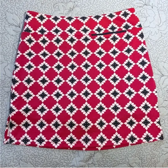 Excellent Condition Golftini Serendipity Red Patterned Golf Skort Size Medium