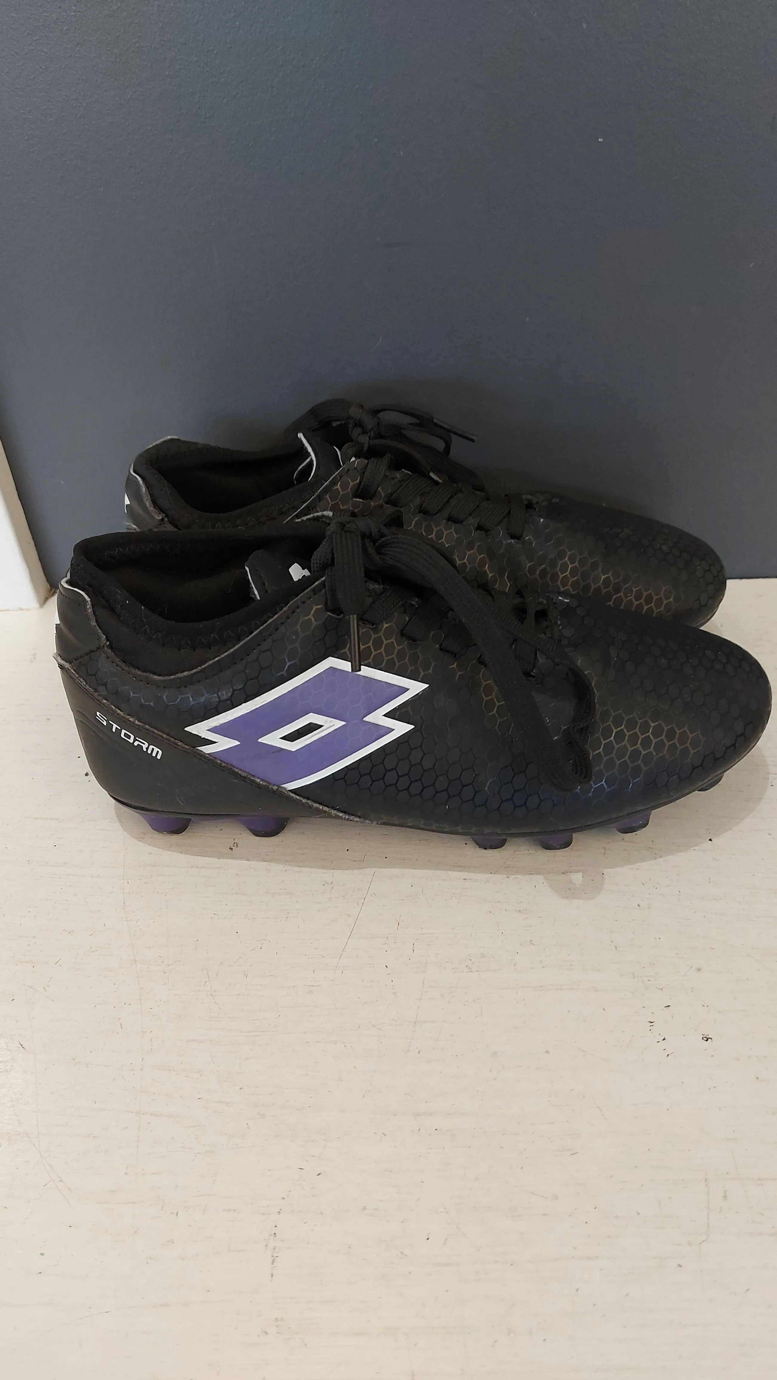 Lotto black cleats 3