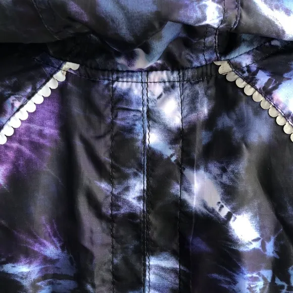 NANETTE LEPORE BLACK/PURPLE ZIP FRONT HOODED WINDBREAKER • sz M
