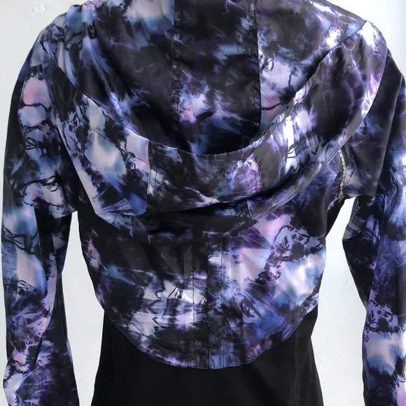 NANETTE LEPORE BLACK/PURPLE ZIP FRONT HOODED WINDBREAKER • sz M