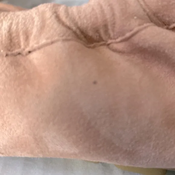 Taryn Rose suede pale pink flat women’s  shoes size 8.5