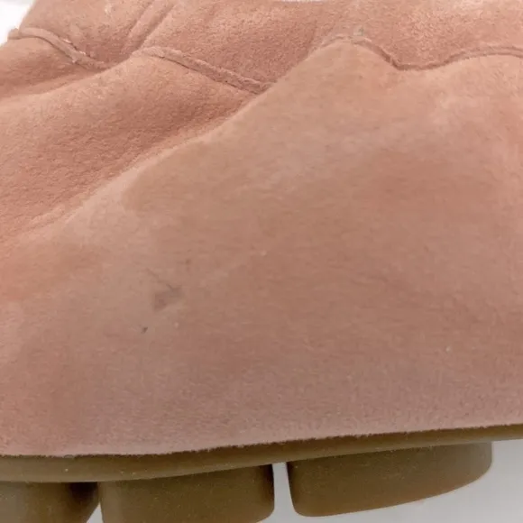 Taryn Rose suede pale pink flat women’s  shoes size 8.5