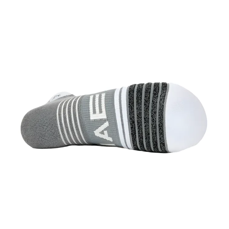 Thorlo Experia Ultra-Light Padding Tennis No-Show Tab Socks White