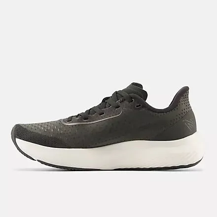 Women's New Balance Fuelcell Rebel 3